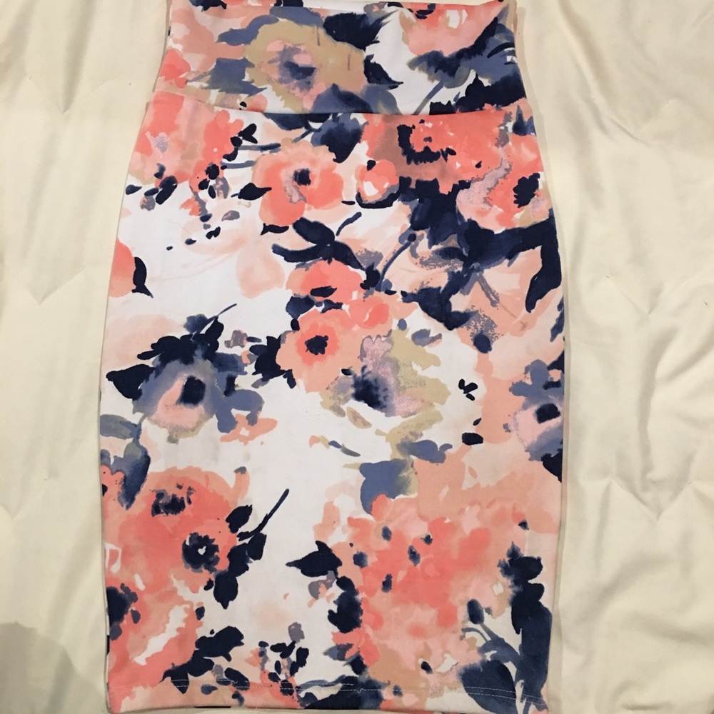 Silhousette NYC Stretch Midi Pencil Skirt
